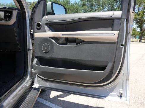 Used 2024 Ford Expedition Max Limited RWD image 28