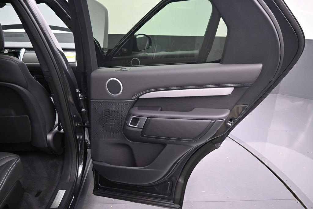 New 2026 Land Rover Discovery Limited Edition AWD/4WD image 12