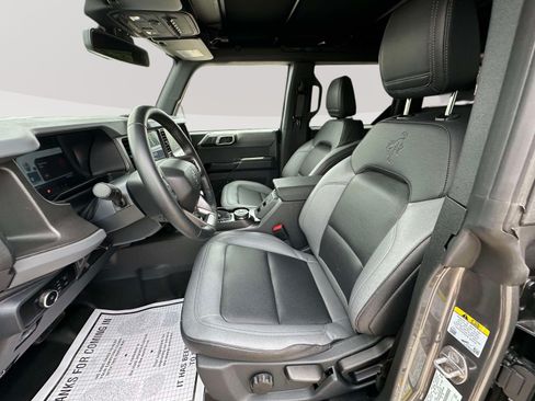 Used 2024 Ford Bronco Black Diamond w/ Sasquatch Package AWD/4WD image 23