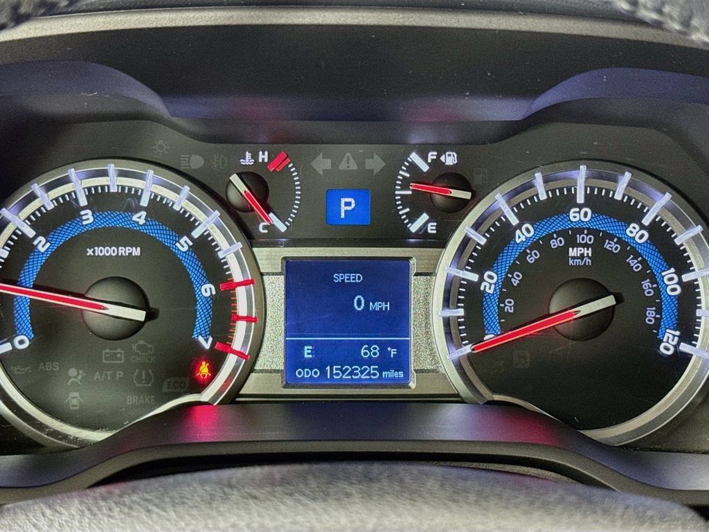 Used 2019 Toyota 4Runner SR5 AWD/4WD image 6