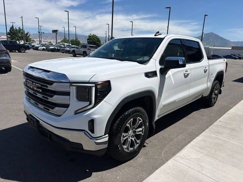 Used 2023 GMC Sierra 1500 SLE AWD/4WD image 3
