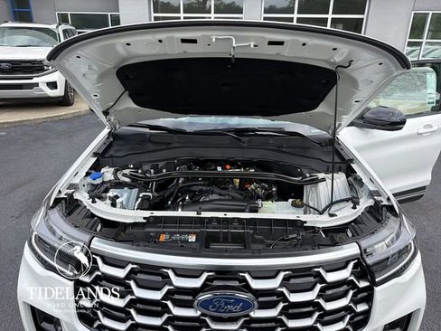 New 2026 Ford Explorer Platinum RWD image 25