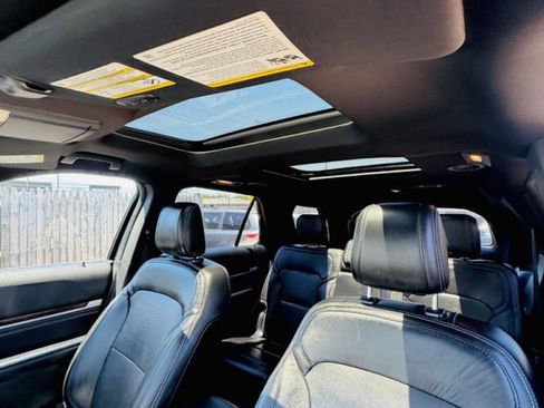 Used 2018 Ford Explorer Limited AWD/4WD image 12
