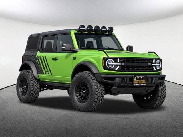 Used 2025 Ford Bronco Badlands AWD/4WD image 2