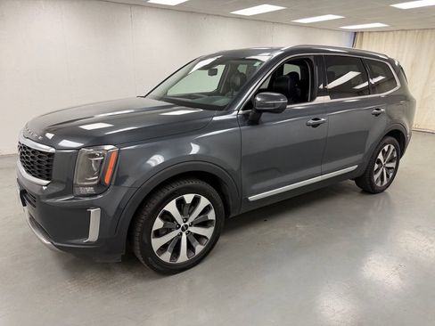 Used 2022 Kia Telluride S FWD image 1