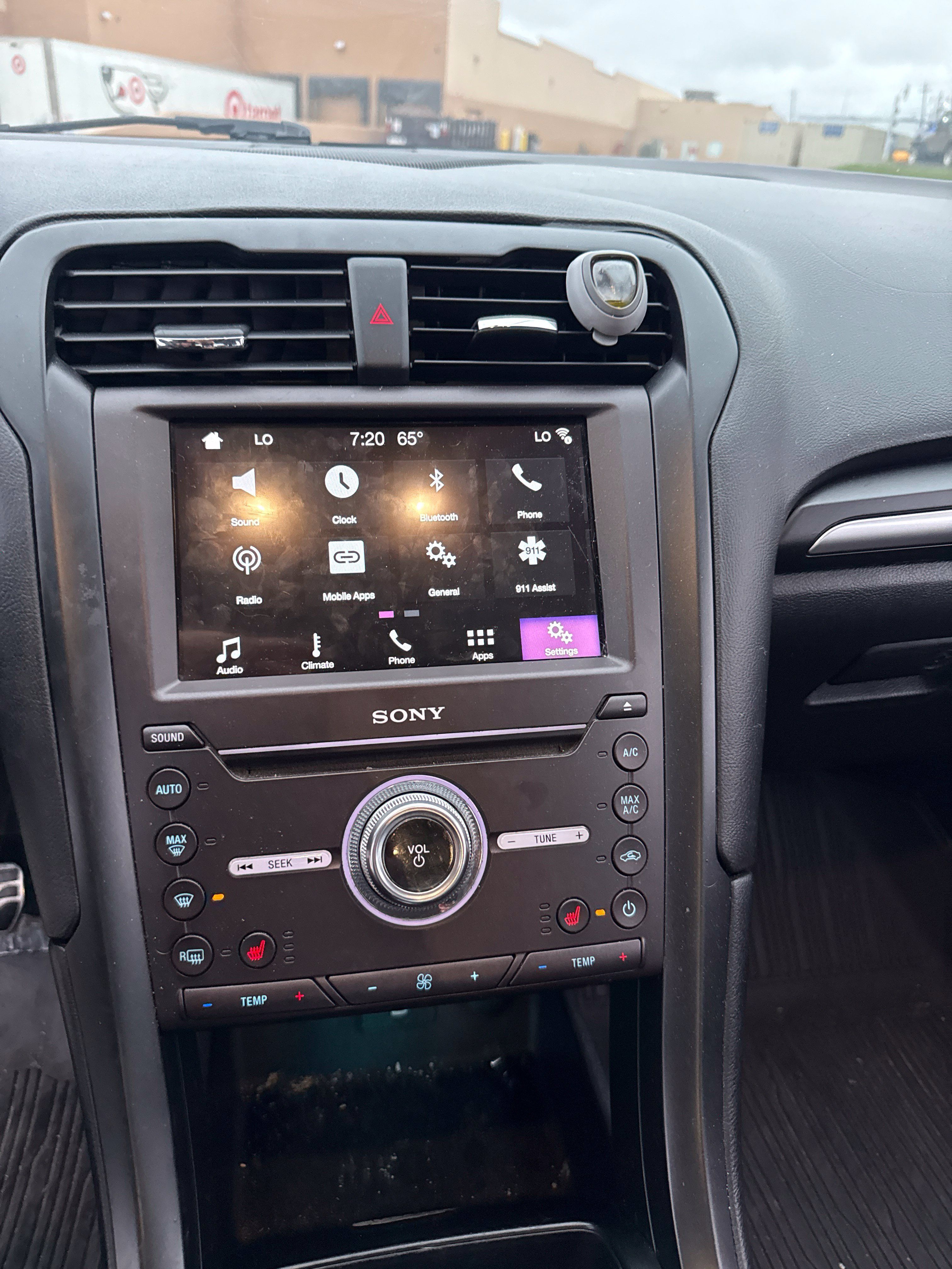 Used 2017 Ford Fusion Titanium FWD image 3