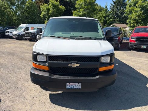 Used 2014 Chevrolet Express 2500 Extended RWD image 4
