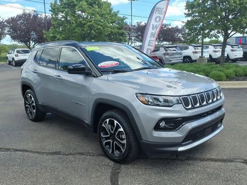 Used 2023 Jeep Compass Limited AWD/4WD image 3