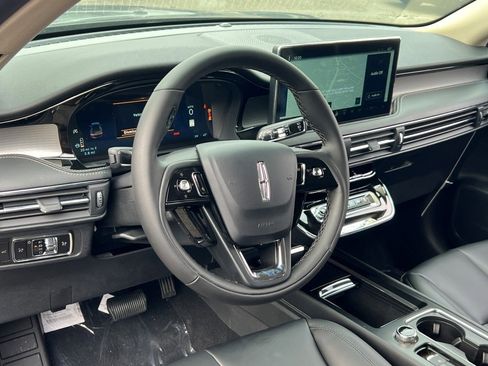 New 2026 Lincoln Corsair Premiere image 16