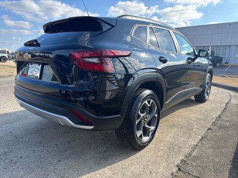 Used 2024 Chevrolet Trax LT image 15