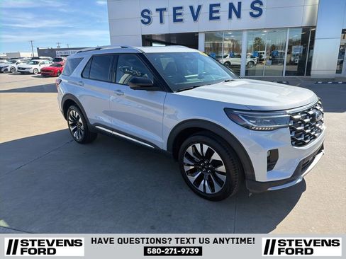 Used 2025 Ford Explorer Platinum w/ LUX Leather Package image 3