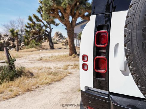 Used 2023 Land Rover Defender 90 X-Dynamic SE image 91