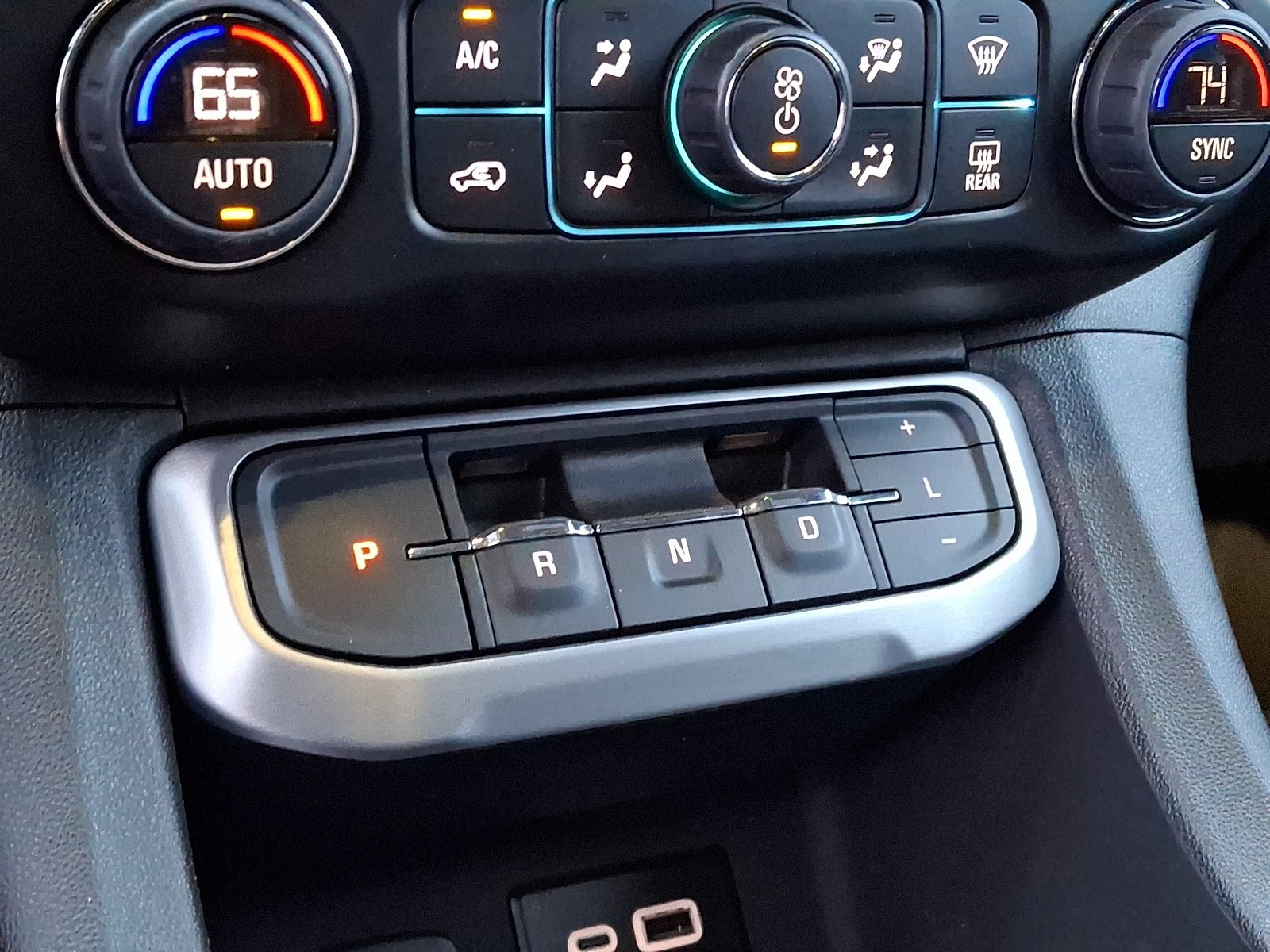 Certified 2023 GMC Acadia SLE FWD image 15