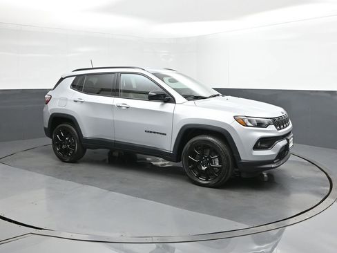 New 2026 Jeep Compass Latitude AWD/4WD image 17