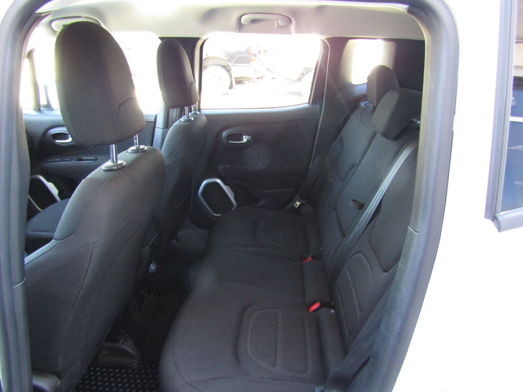 Used 2018 Jeep Renegade Latitude w/ Cold Weather Group AWD/4WD image 26