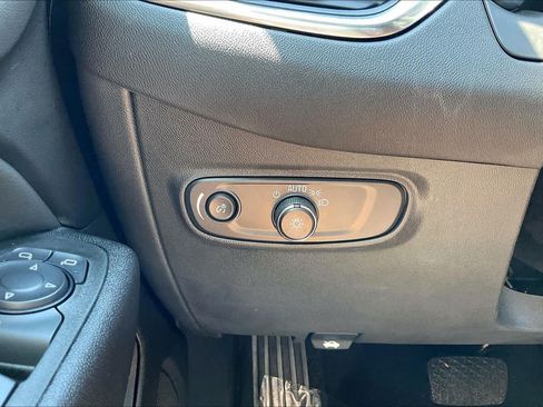 Used 2024 Chevrolet Equinox LT w/ LPO, Floor Liner Package FWD image 32