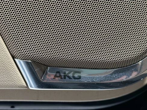 Used 2023 Cadillac Escalade Premium Luxury image 17