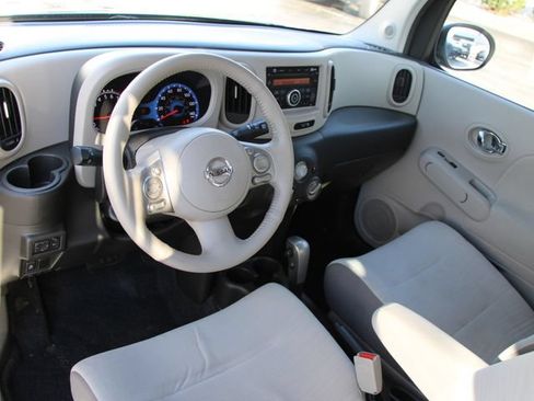 Used 2011 Nissan Cube 1.8 S w/ Interior Designer Pkg FWD image 4