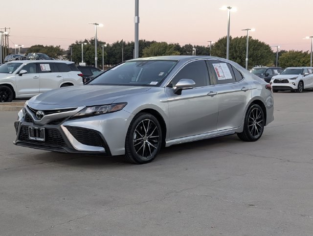 Used 2023 Toyota Camry SE FWD image 10