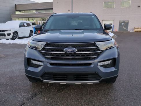 Certified 2021 Ford Explorer XLT w/ Equipment Group 202A image 3