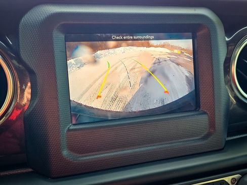 Certified 2021 Jeep Wrangler Unlimited Sahara image 21