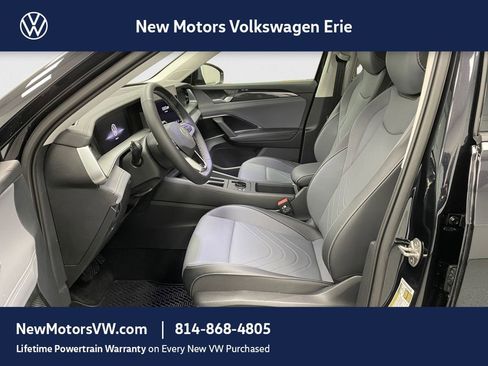 New 2026 Volkswagen Tiguan SE image 7