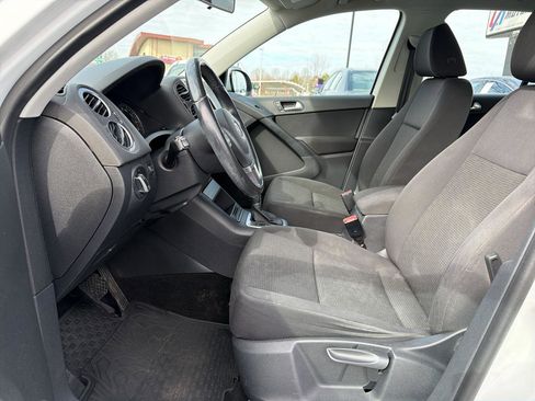 Used 2015 Volkswagen Tiguan S image 17