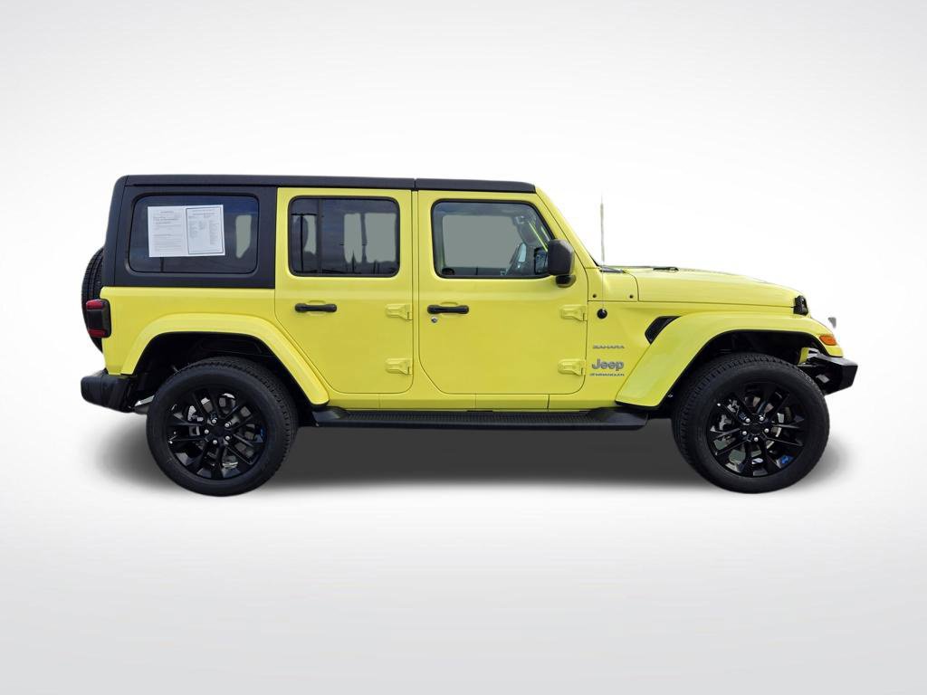 Used 2023 Jeep Wrangler Unlimited Sahara w/ Cold Weather Group AWD/4WD image 2