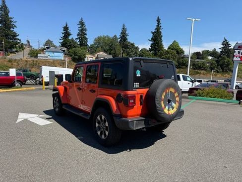 Used 2018 Jeep Wrangler Unlimited Sahara AWD/4WD image 2