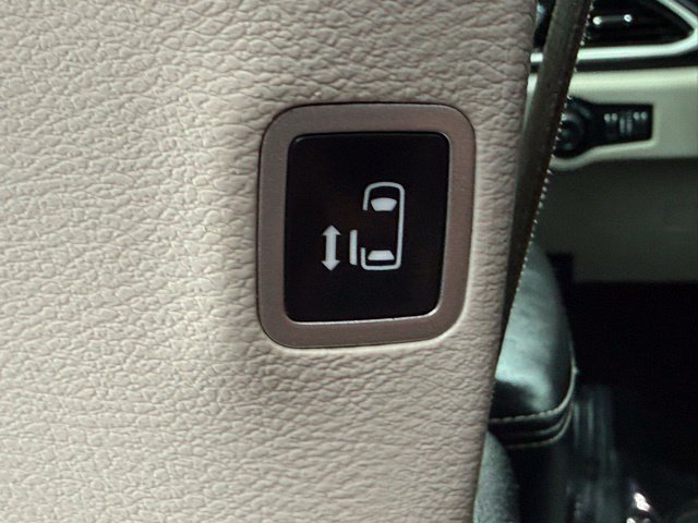 Used 2022 Chrysler Pacifica Touring-L FWD image 20