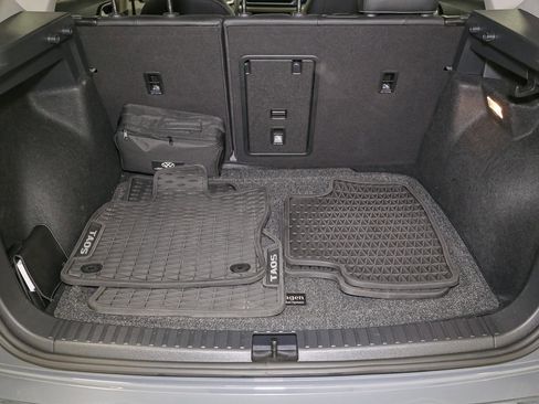 Used 2023 Volkswagen Taos SE image 15