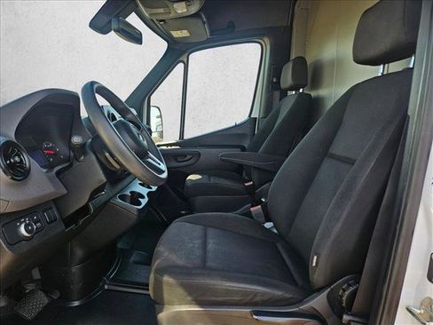 Used 2023 Mercedes-Benz Sprinter 2500 image 22