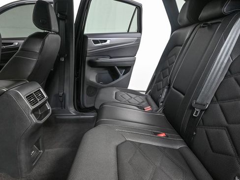 Certified 2025 Volkswagen Atlas Cross Sport SE image 9