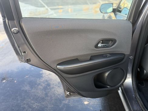 Used 2020 Honda HR-V LX image 15