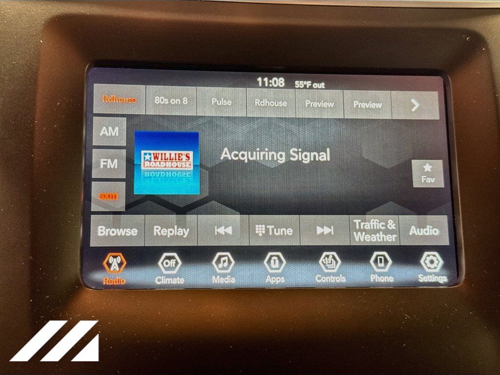 Used 2019 Jeep Cherokee Latitude Plus w/ Cold Weather Group AWD/4WD image 16