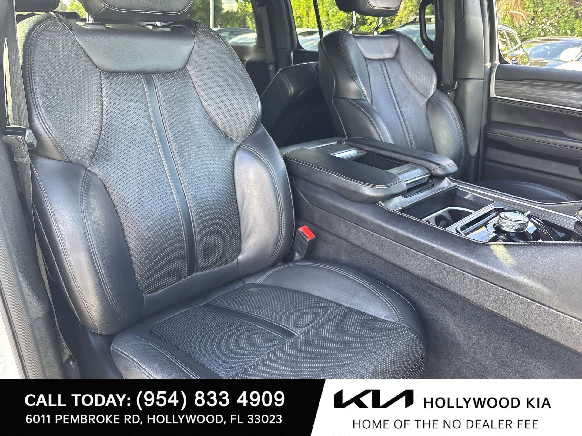 Used 2024 Jeep Wagoneer L Series III w/ Flexible Seating Group AWD/4WD image 26