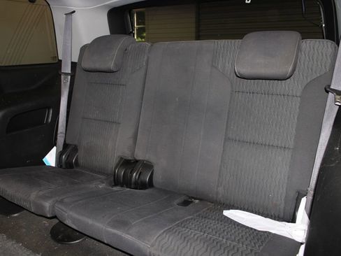 Used 2017 GMC Yukon SLE w/ SLE Value Package RWD image 21