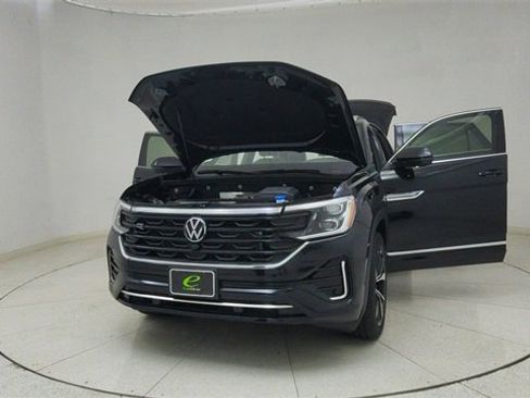 Used 2024 Volkswagen Atlas Cross Sport SEL Premium R-Line image 77