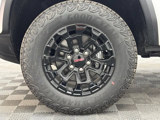 New 2026 GMC Canyon Elevation w/ Convenience Package RWD image 14