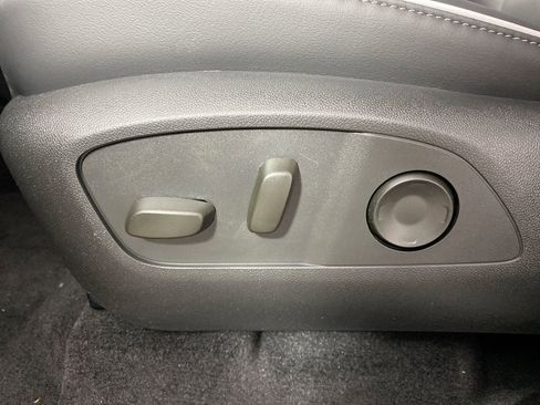 Used 2026 Buick Enclave Preferred w/ Power Package image 12