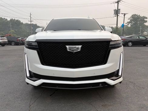Used 2021 Cadillac Escalade ESV Sport Platinum w/ LPO, ONYX Package AWD/4WD image 2