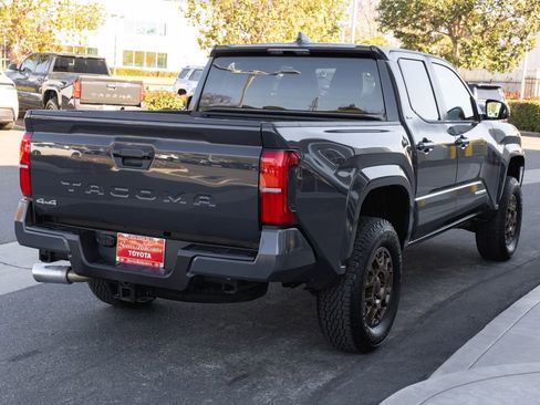 Used 2025 Toyota Tacoma SR5 image 5