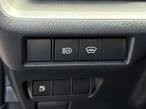 Used 2024 Toyota Prius LE FWD image 21