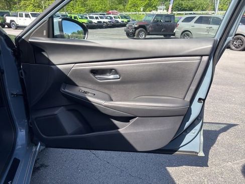 Used 2025 Nissan Sentra SV w/ All-Weather Package FWD image 18