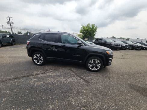 Used 2019 Jeep Compass Limited AWD/4WD image 10