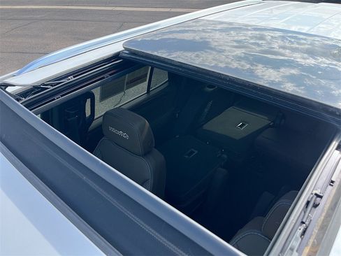 Used 2023 Chevrolet Tahoe High Country image 23