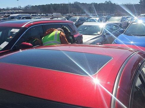 Used 2024 Nissan Sentra SV w/ SV Premium Package image 9