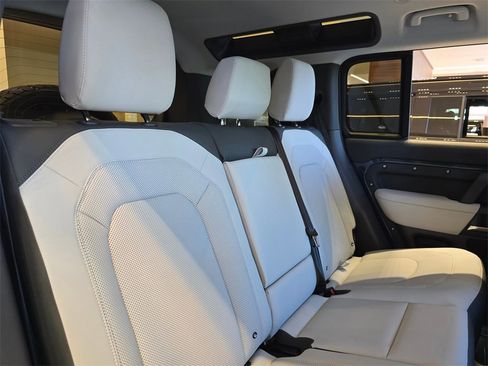 New 2025 Land Rover Defender 110 S image 28