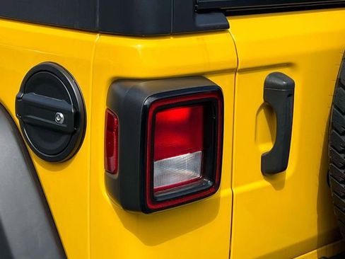 Used 2021 Jeep Wrangler Unlimited Sport AWD/4WD image 10