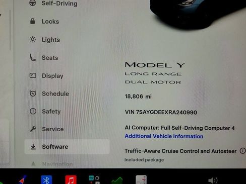 Used 2024 Tesla Model Y Long Range AWD/4WD image 13